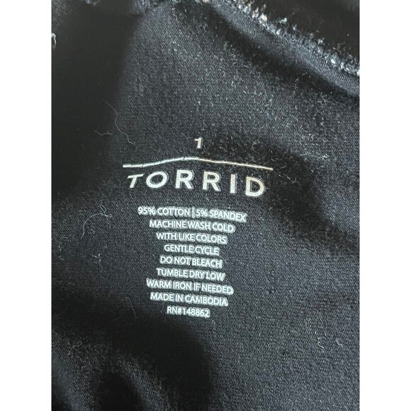 Torrid scull fold over skirt - Picture 3 of 3